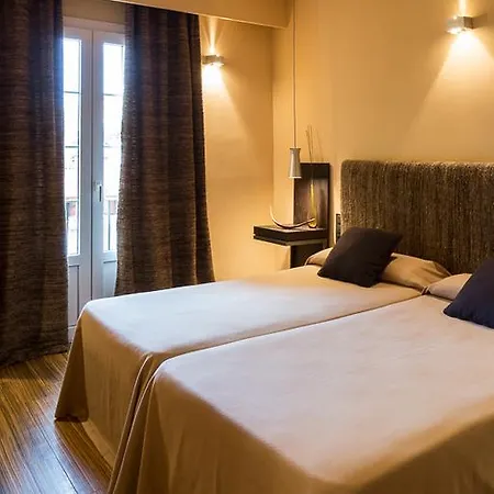 Hotel Huerta Honda 3*