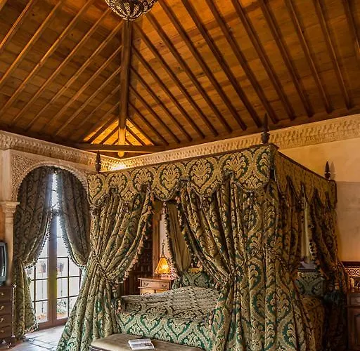 Hotel Huerta Honda 3*